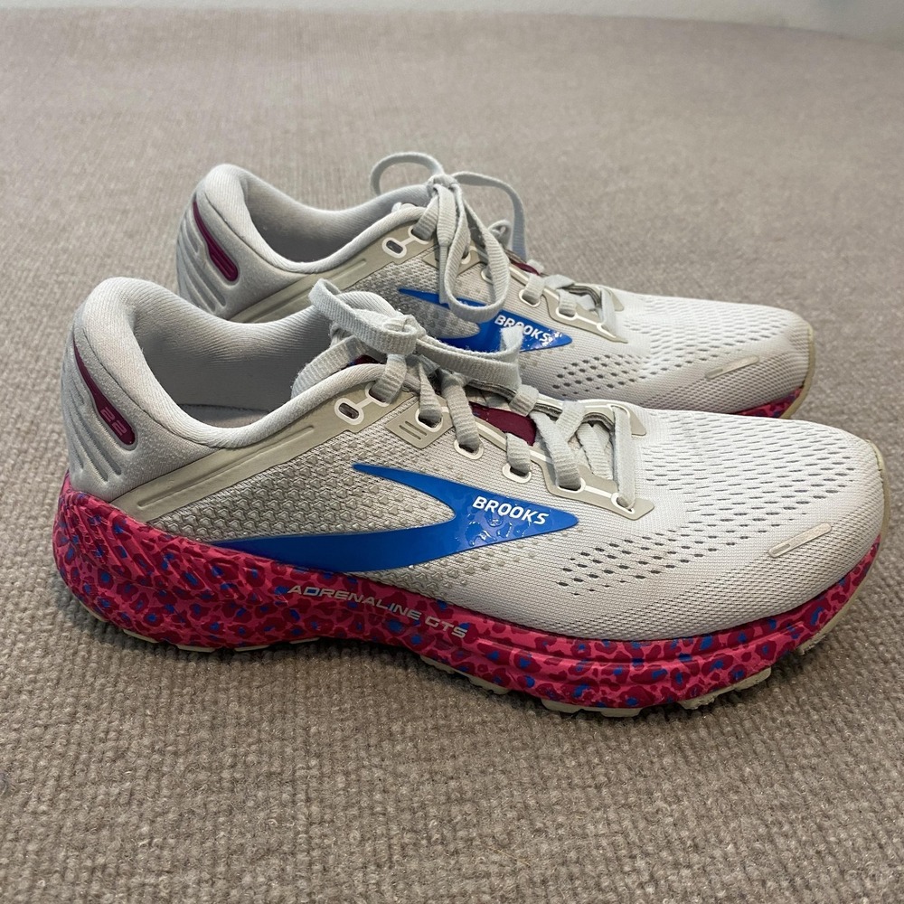 Brooks Adrenaline GTS 22 Shoes Womens 7 Gray Pink Running Leopard 1203531B160